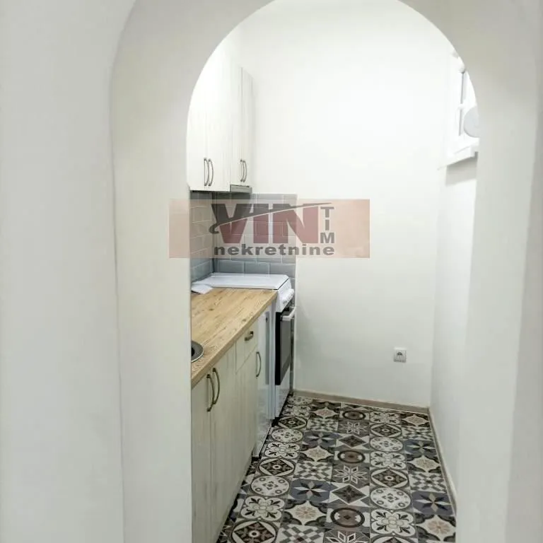 Sale, three bedroom apartment, 69m², Kalenić Pijaca, Vračar Sve Podlokacije