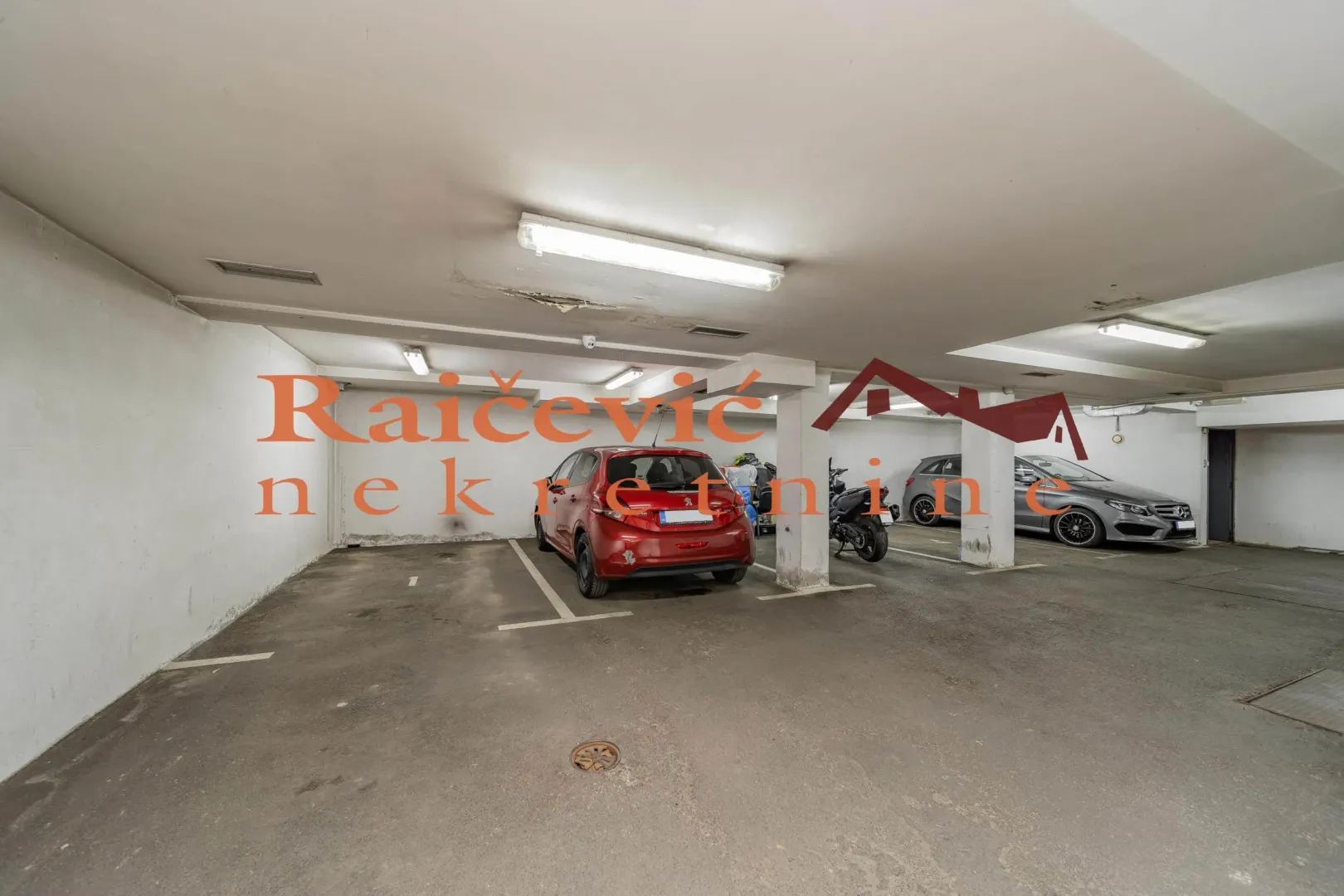 Prodaja, trosoban stan, 87m², Vračar Sve Podlokacije, Beograd
