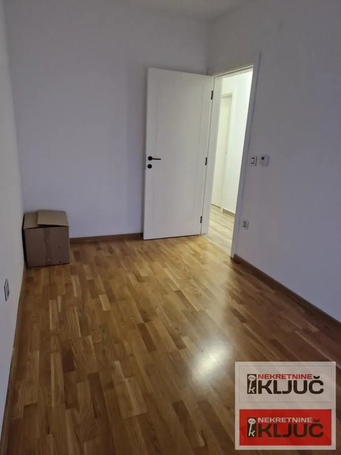 Prodaja, četvorosoban stan, 98m², Petrovaradin, Novi Sad