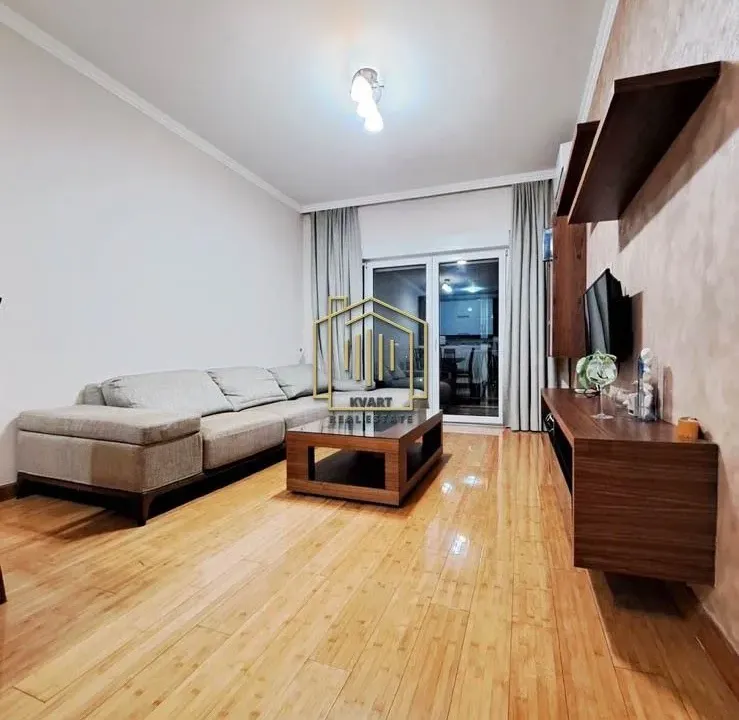 Izdavanje, dvosoban stan, 72m², Pobrežje, Podgorica