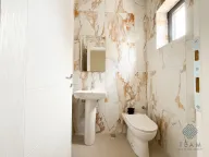 Izdavanje, poslovni prostor, 150m², Stari Aerodrom, Podgorica - image 11