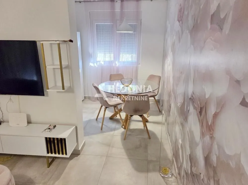 Izdavanje, trosoban stan, 73m², Nova Pazova, Stara Pazova