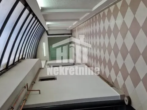Izdavanje,  poslovni prostor, 190m2, Žarkovo, Beograd