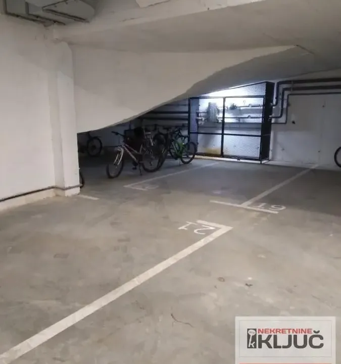 Rent, parking/garage, 12m², Telep, Novi Sad Sve Podlokacije