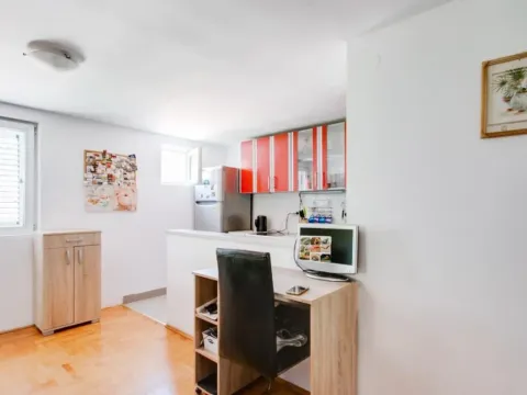 Sale, two bedroom apartment, 82m², Budva, Crna Gora - image 9