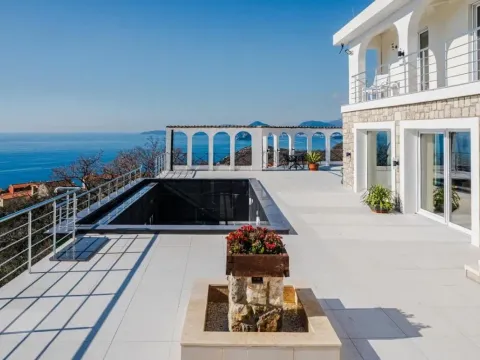 Sale, house, 350m², Reževići, Budva