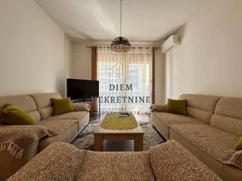 Rent, one bedroom apartment, 50m², Master Kvart, Podgorica - image 8