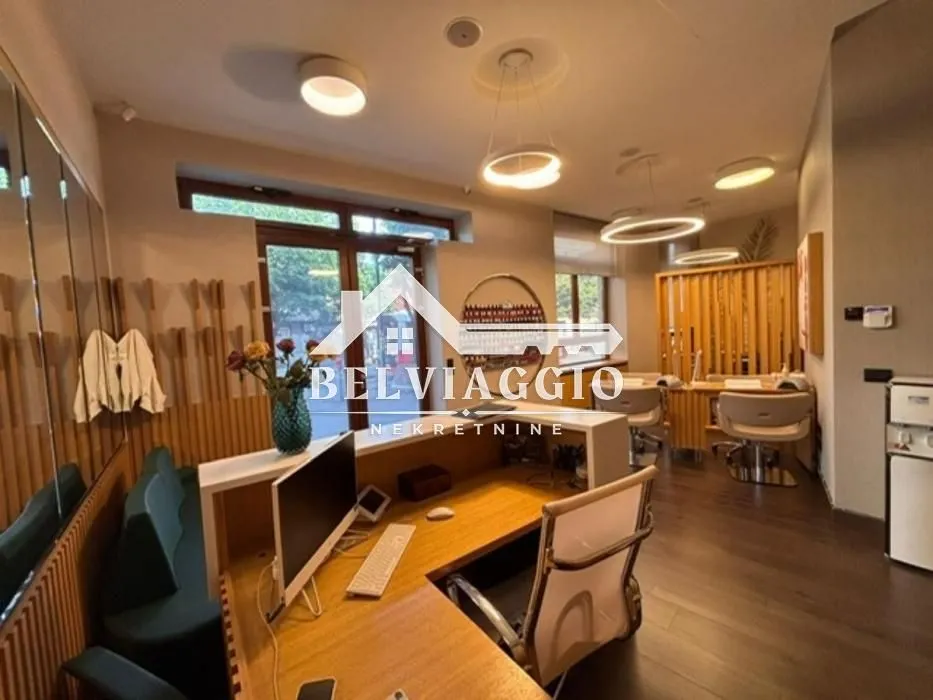 Izdavanje, poslovni prostor, 208m², Stari Grad, Budva