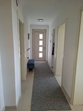 Izdavanje, trosoban stan, 150m², Donja Lastva, Tivat - image 13