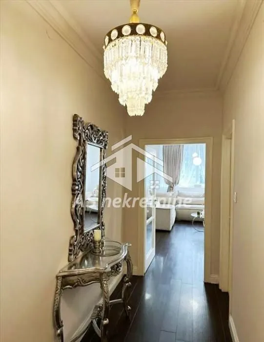 Izdavanje, dvosoban stan, 64m², Savski Venac, Beograd