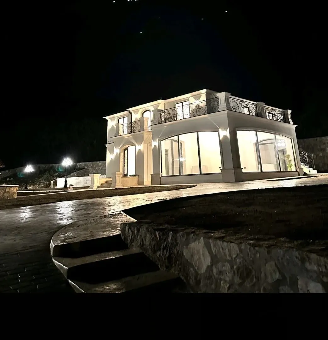 Prodaja, kuća, 350m², Podgorica, Crna Gora
