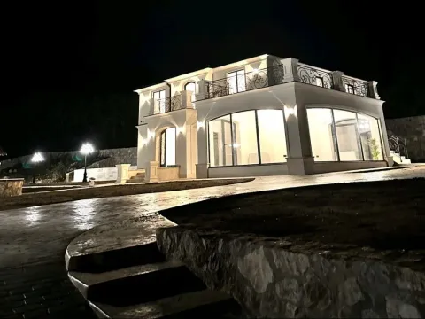 Prodaja, kuća, 350m², Podgorica, Crna Gora - image 2