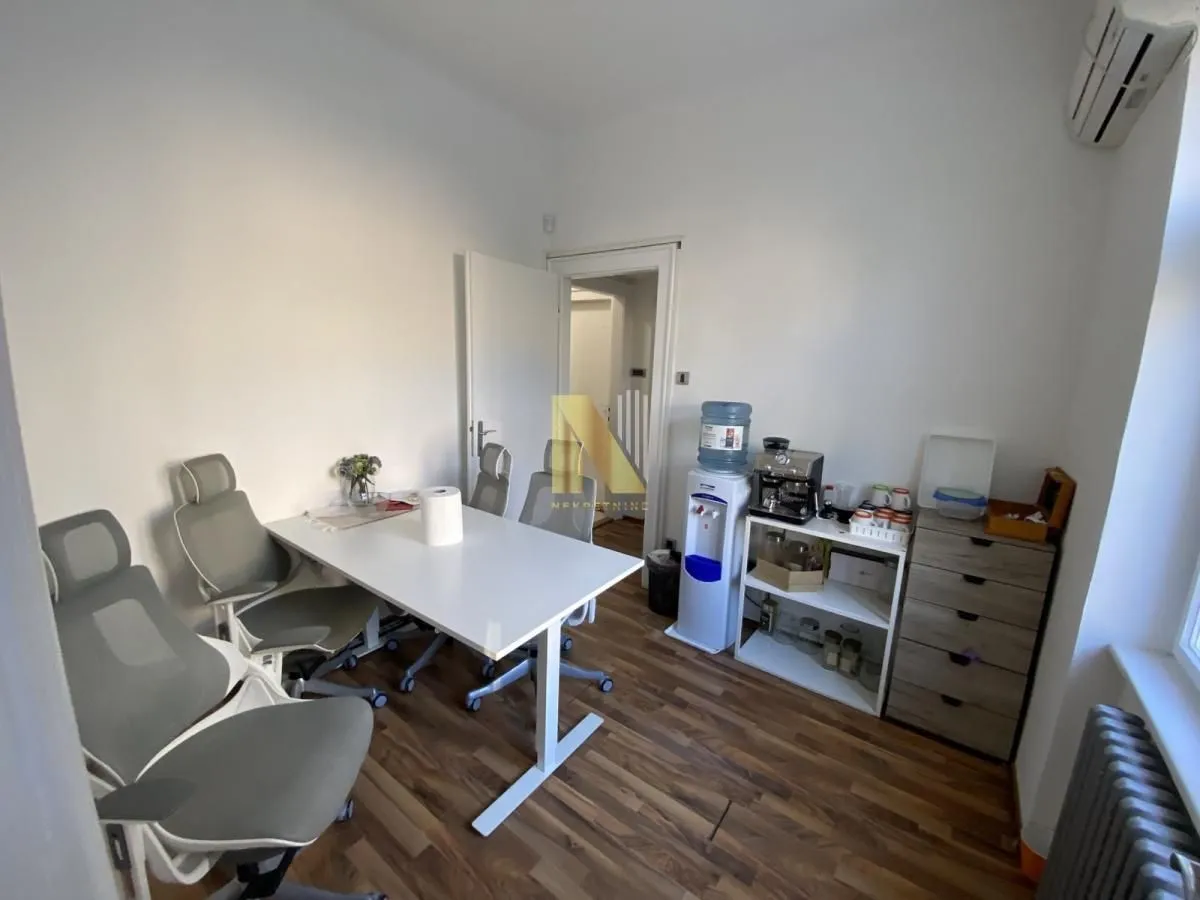 Prodaja, četvorosoban stan, 131m², Centar, Novi Sad