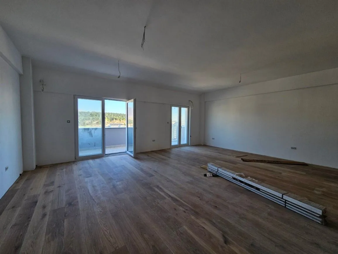 Prodaja, dvosoban stan, 102m², Momišići, Podgorica