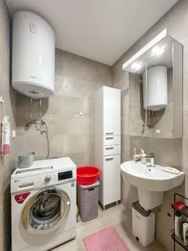 Rent, one bedroom apartment, 45m², Bečići, Budva - image 7