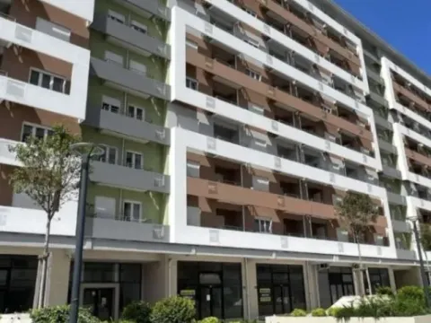 Prodaja, jednosoban stan, 40m², Central Point, Podgorica - image 1