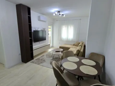 Izdavanje, jednosoban stan, 40m², City Kvart, Podgorica - image 2