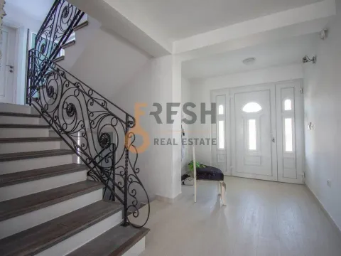 Izdavanje, kuća, 270m², Zagorič, Podgorica - image 14