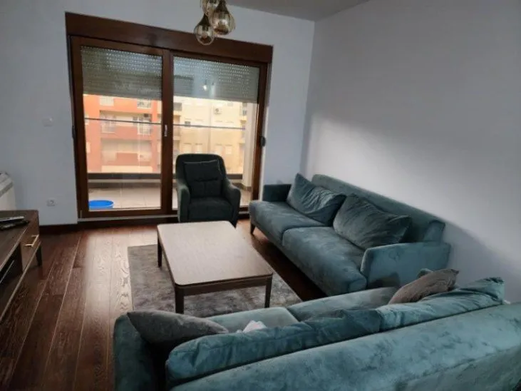 Izdavanje, dvosoban stan, 69m², Master Kvart, Podgorica
