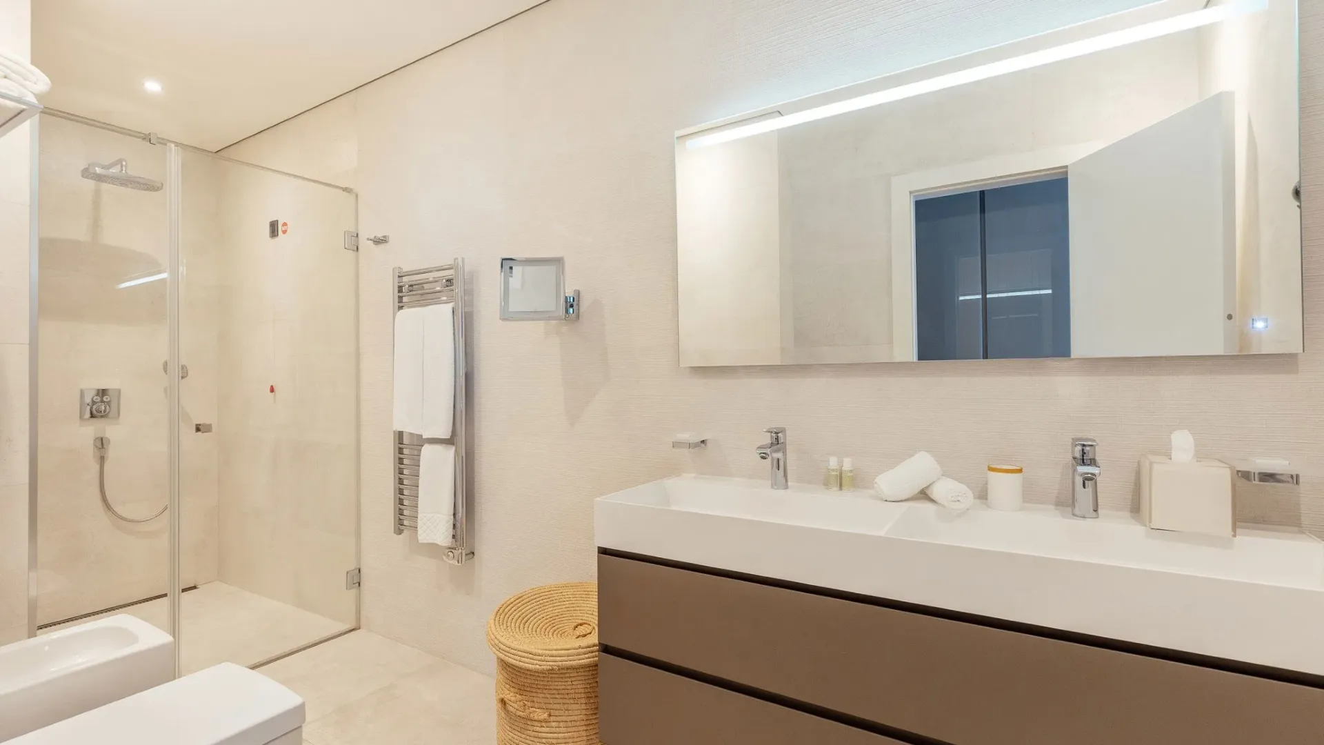 Prodaja, dvosoban stan, 190m², Đuraševići, Tivat