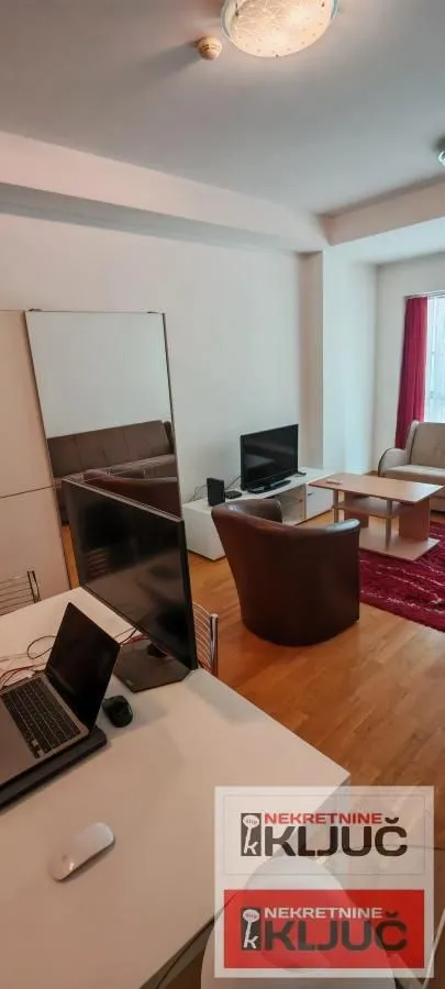 Izdavanje, garsonjera, 33m², Spens, Novi Sad Sve Podlokacije