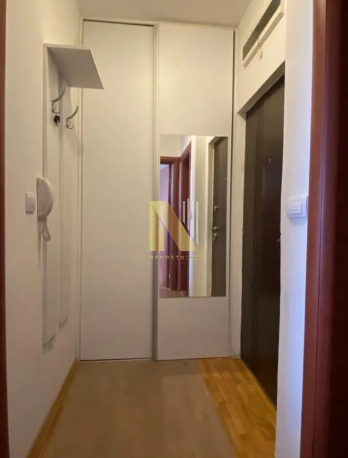 Izdavanje, dvosoban stan, 42m², Podbara, Novi Sad Sve Podlokacije