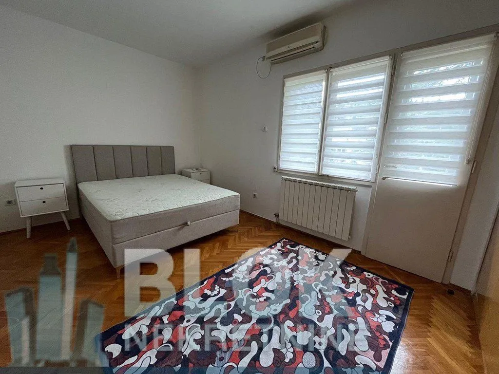 Izdavanje, trosoban stan, 100m², Gorica C, Podgorica