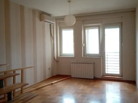 Sale, four bedroom apartment, 81m², Bulevar Oslobodjenja, Novi Sad Sve Podlokacije
