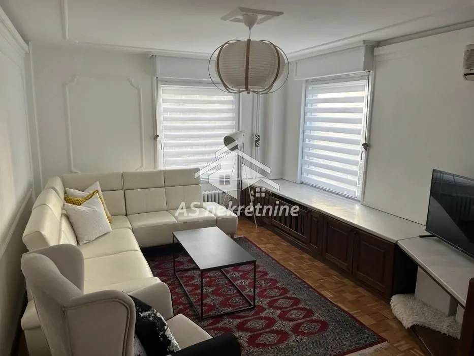 Izdavanje, trosoban stan, 80m², Novi Beograd Sve Podlokacije, Beograd