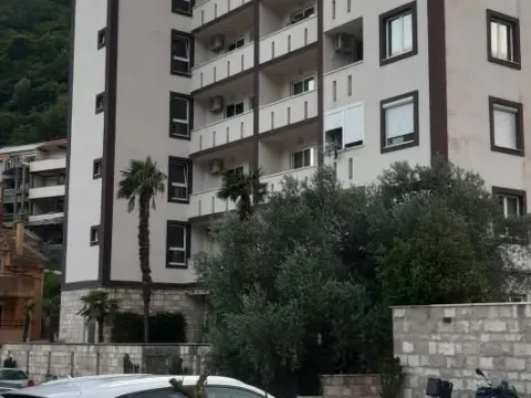 Izdavanje, jednosoban stan, 49m², Bečići, Budva - image 12