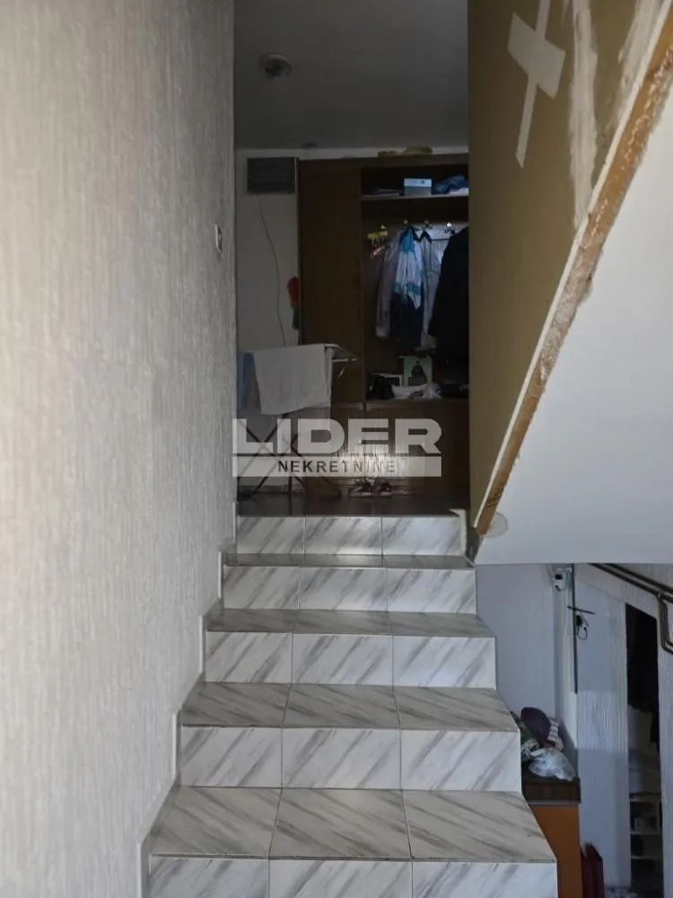 Sale, house, 247m², Voždovac Sve Podlokacije, Beograd