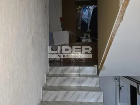 Prodaja, kuća, 247m², Voždovac Sve Podlokacije, Beograd - image 10