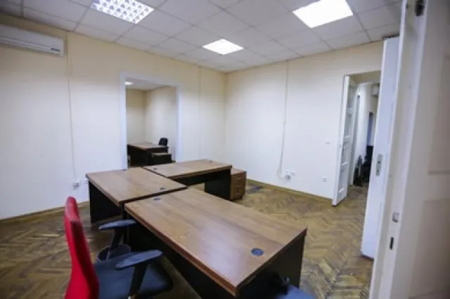 Izdavanje, poslovni prostor, 122m², Stari Grad, Beograd