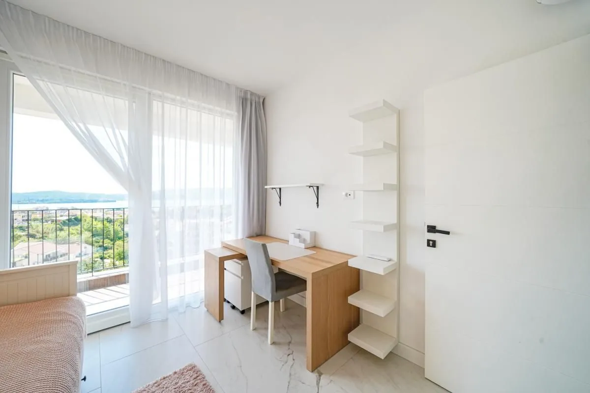 Prodaja, dvosoban stan, 66m², Tivat, Crna Gora
