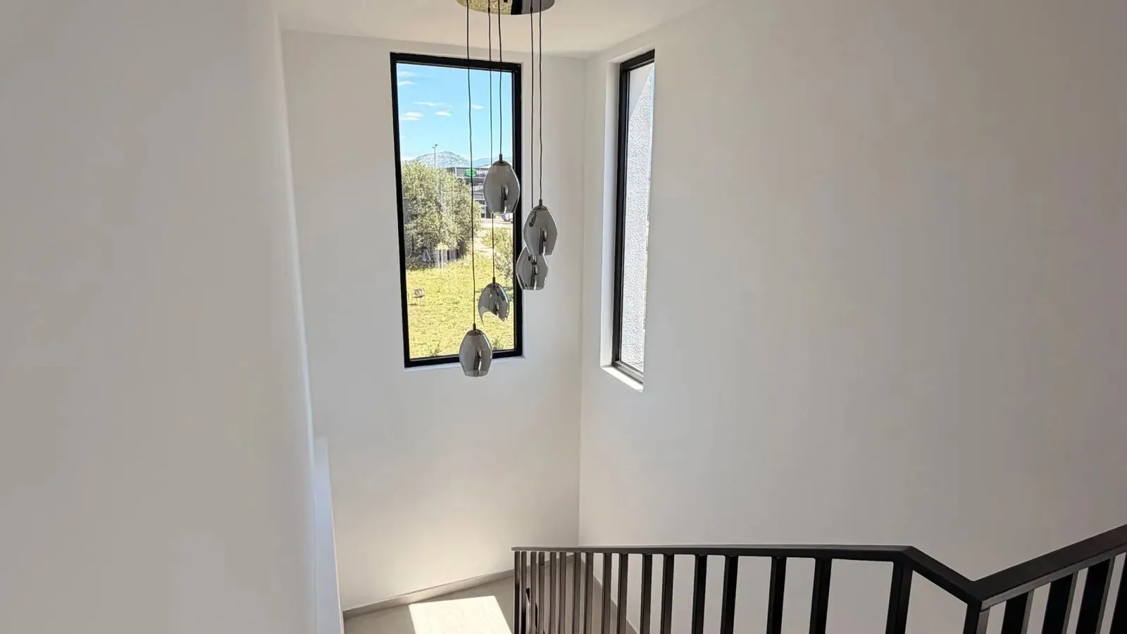 Rent, house, 225m², Gornja Gorica, Podgorica
