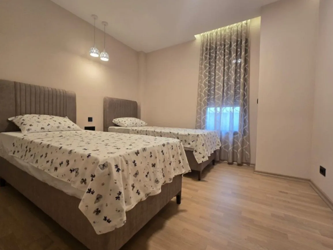 Izdavanje, dvosoban stan, 68m², Pobrežje, Podgorica