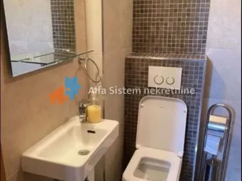 Izdavanje, trosoban stan, 70m², Vračar Sve Podlokacije, Beograd - image 13