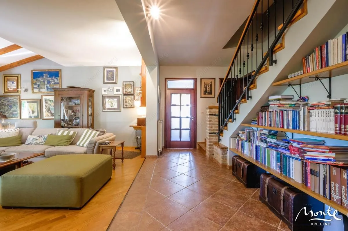 Prodaja, kuća, 305m², Orahovac, Kotor