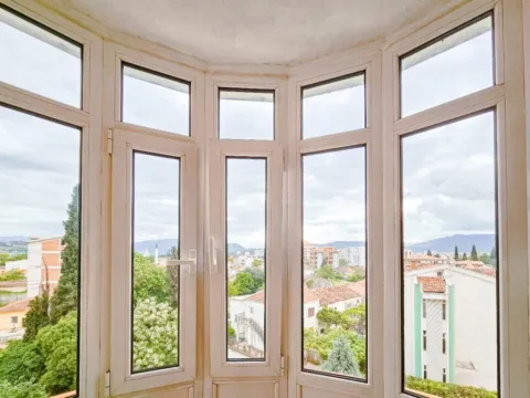 Izdavanje, jednosoban stan, 47m², Pobrežje, Podgorica - image 8