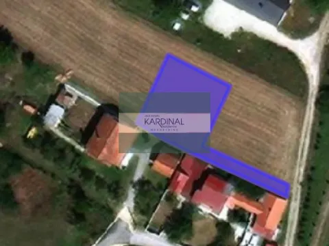 Prodaja, plac, 600m², Petrovac, Kragujevac - image 1