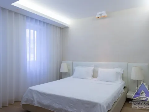 Rent, one bedroom apartment, 77m², Centar, Budva - image 9