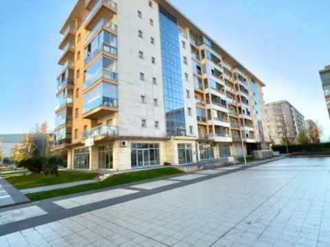Izdavanje, jednosoban stan, 53m², City Kvart, Podgorica - image 1