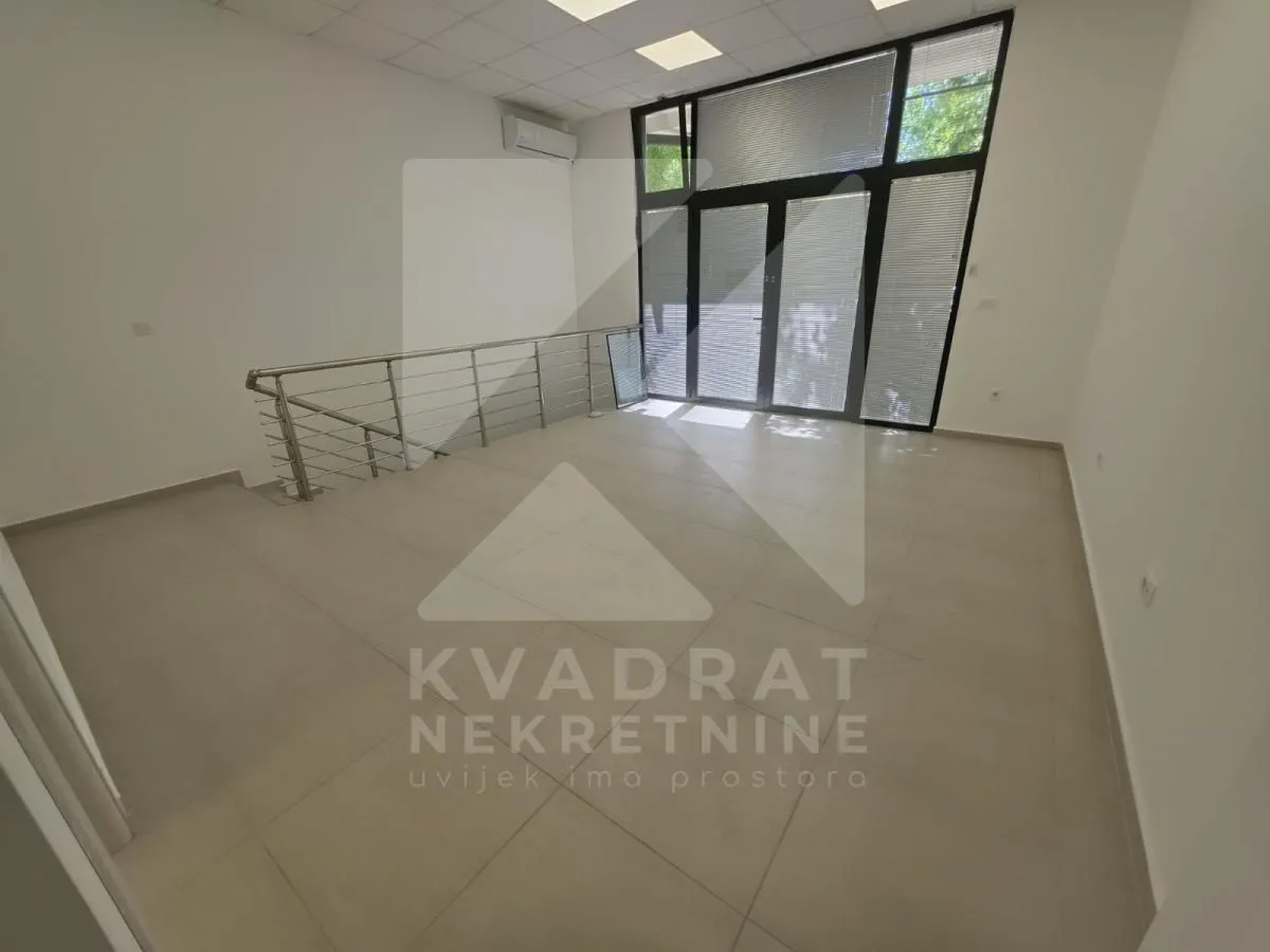 Rent, office space, 113m², Blok 6, Podgorica