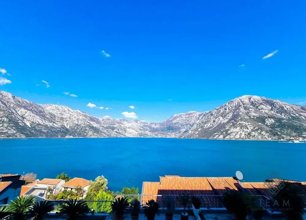 Sale, two bedroom apartment, 68m², Kostanjica, Kotor