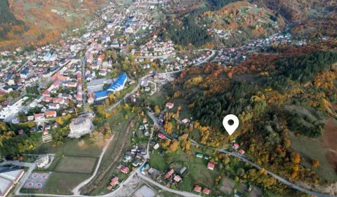Pogled iz vazduha na lokaciju parcele i okruženje. - image 2