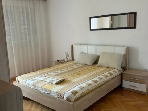 Izdavanje, dvosoban stan, 70m², Centar, Tivat - image 7