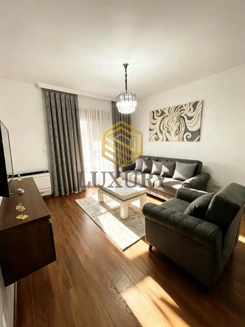Izdavanje, dvosoban stan, 69m², Master Kvart, Podgorica