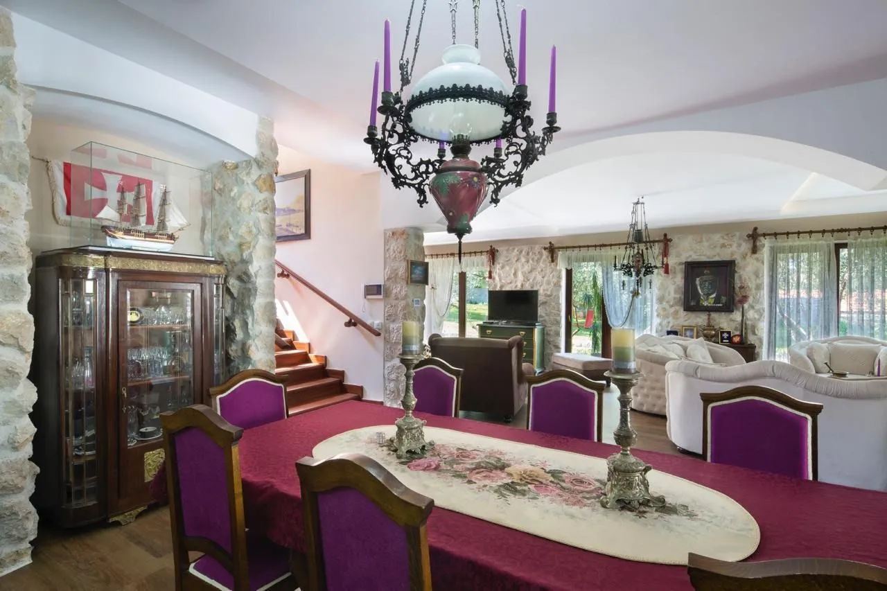 Sale, house, 690m², Prčanj, Kotor