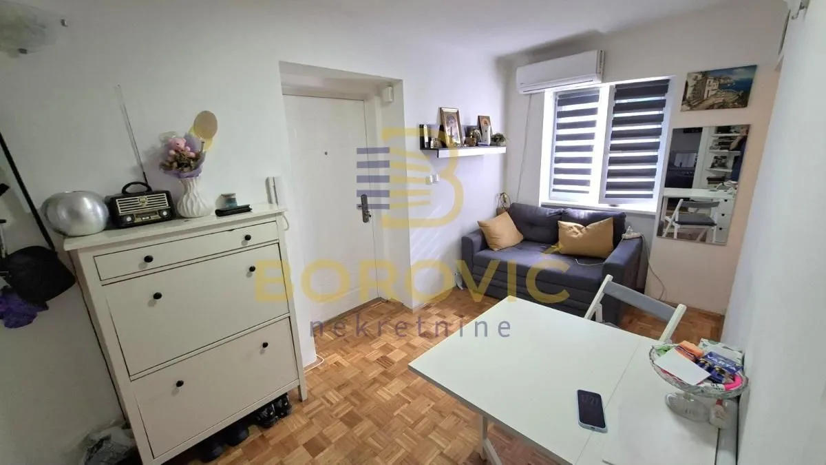Prodaja, dvosoban stan, 44m², Stari Grad, Beograd