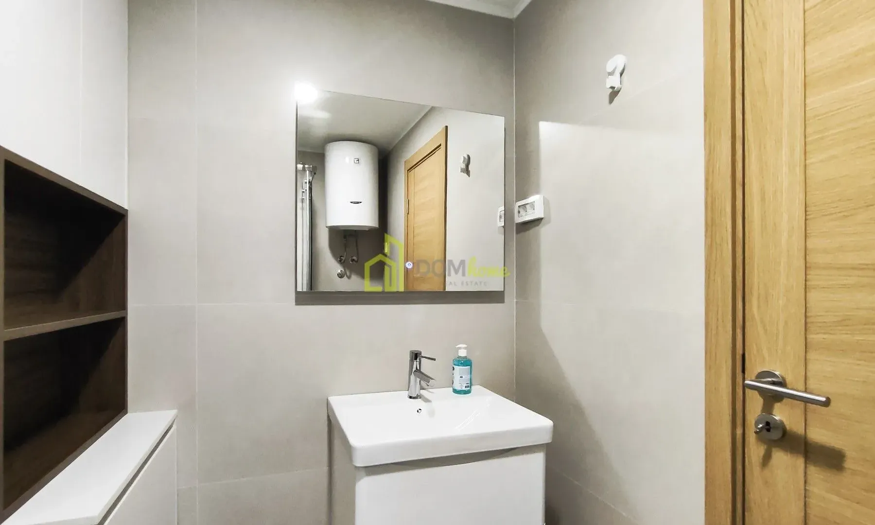 Izdavanje, dvosoban stan, 70m², New City, Podgorica